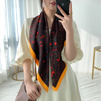 2021 nov slog Kitajski kakovosti, 90*90 svilena pomlad in poletje žensk plaži svileni šal turban modni tisk šal lady srčkan kvadrat